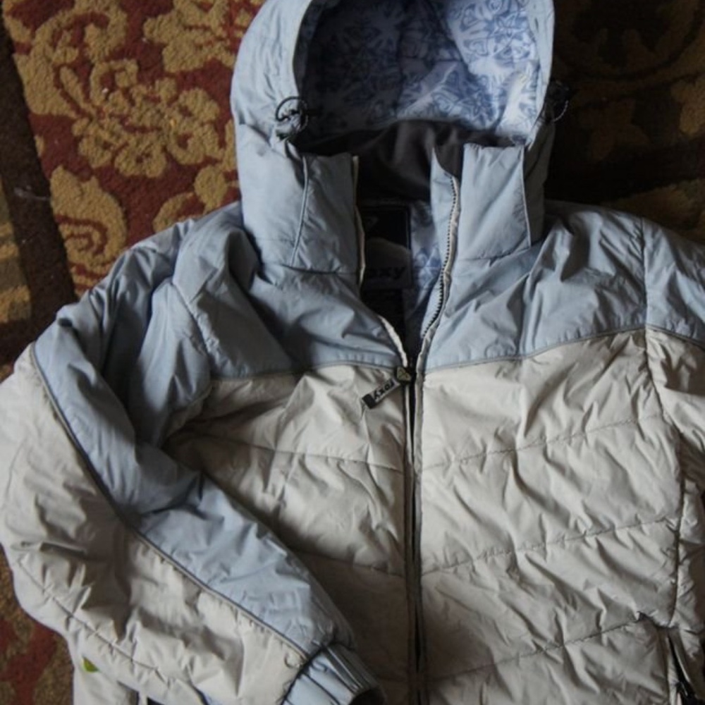ROXY SIZE MEDIUM WINTER JACKET (WARM JACKET)